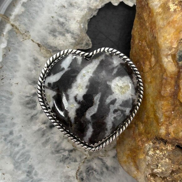 Sterling Southwestern Style White Buffalo Heart Shape Ring Size 7 For Women - Picture 5 of 10